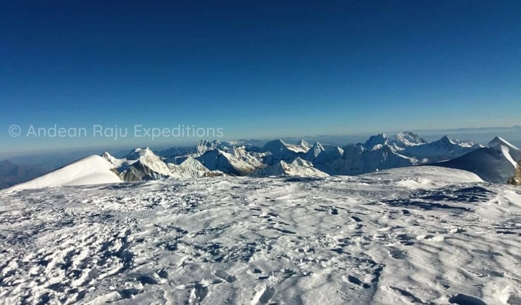 Montañas de la Cordillera Blanca, desde la cumbre del Nevado Huascarán