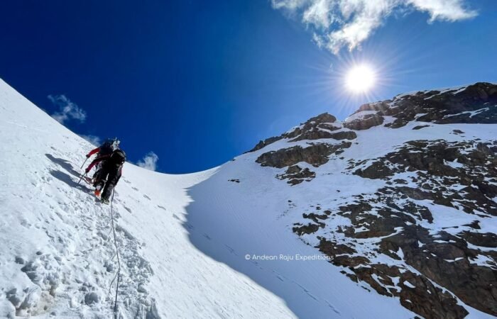 A few meters from the summit Huarapasca
