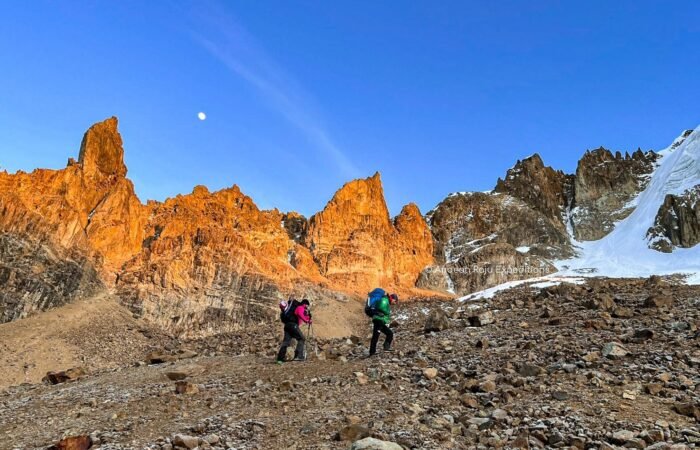 Approach hike to the Haurapasca glacier 2
