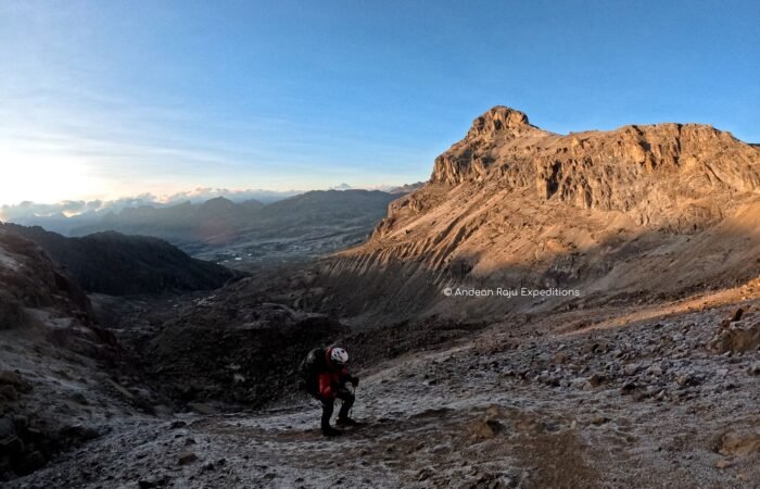 Approach hike to the Haurapasca glacier