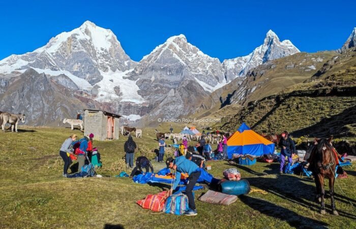 Carhuacocha Camp