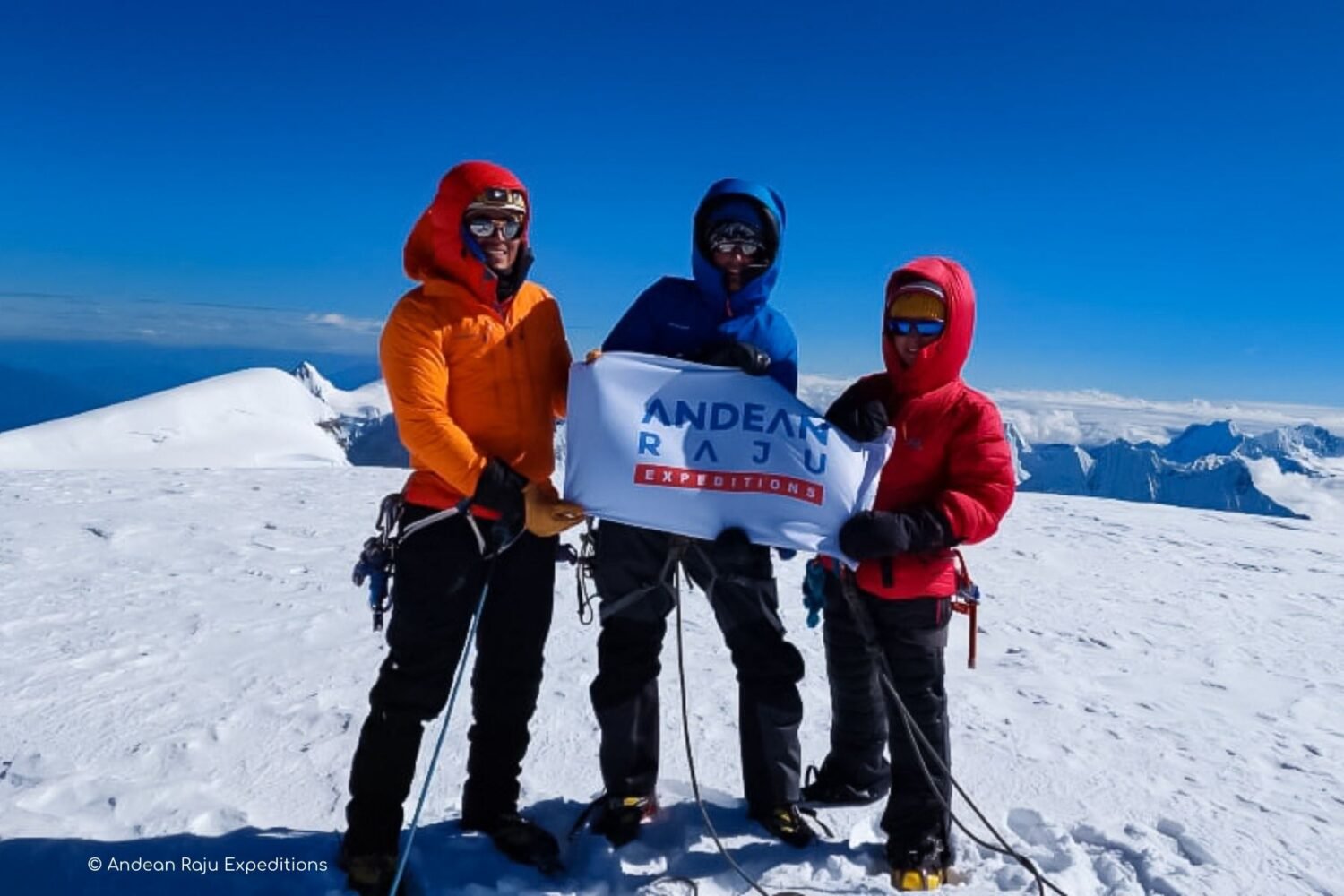 Carlos, Pedro and Katerina on the summit of Nevado Huascaran, season 2022