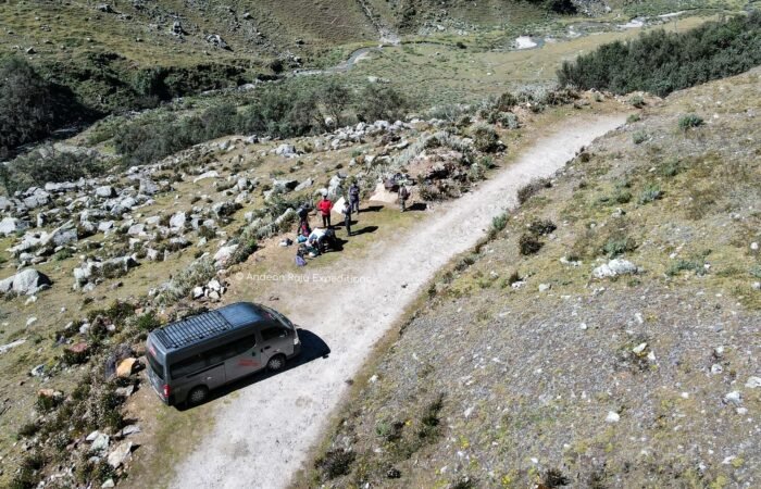 Day 1 in the Llaca valley, starting point of the ascent to the moraine camp