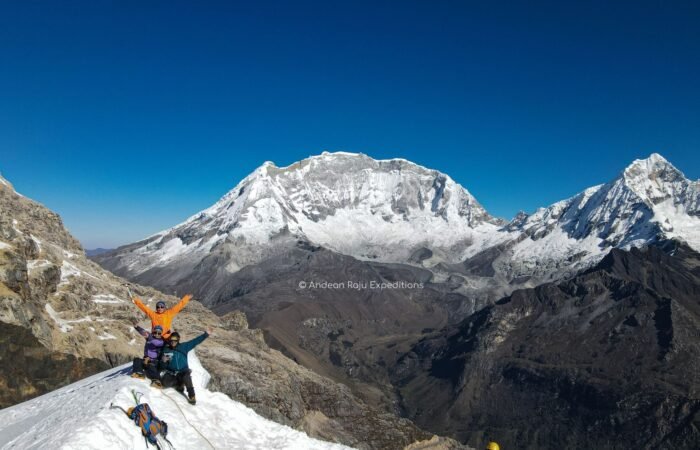 Our clients on the top of Nevado Mateo 2