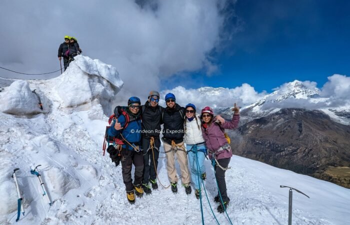 Our clients on the top of Nevado Mateo 5