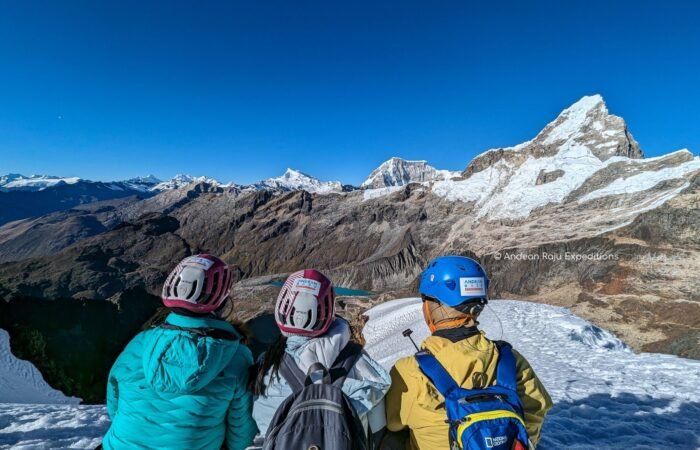 Our clients on the top of Nevado Mateo 6