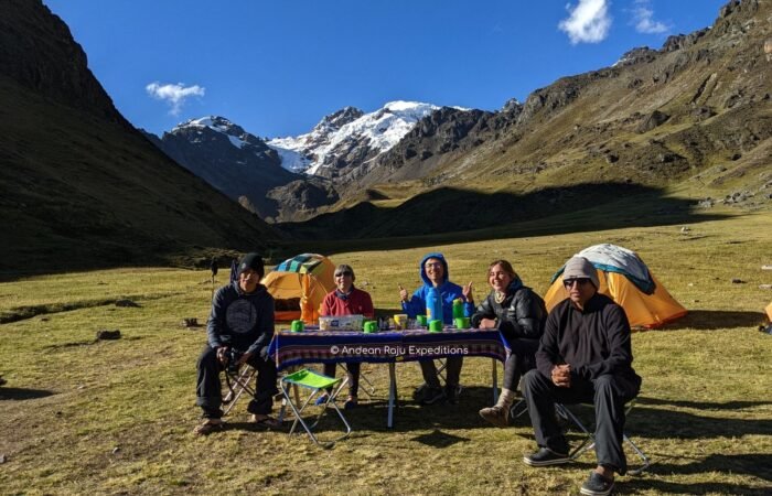 Outdoor breakfast