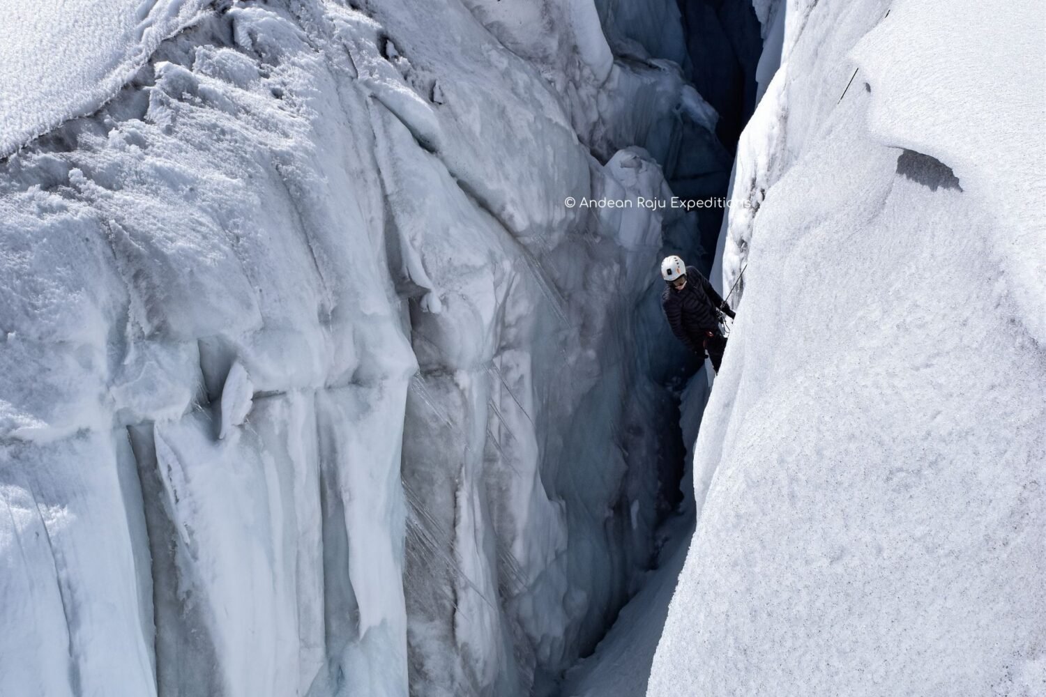 Practice in mountain rescue crevasse