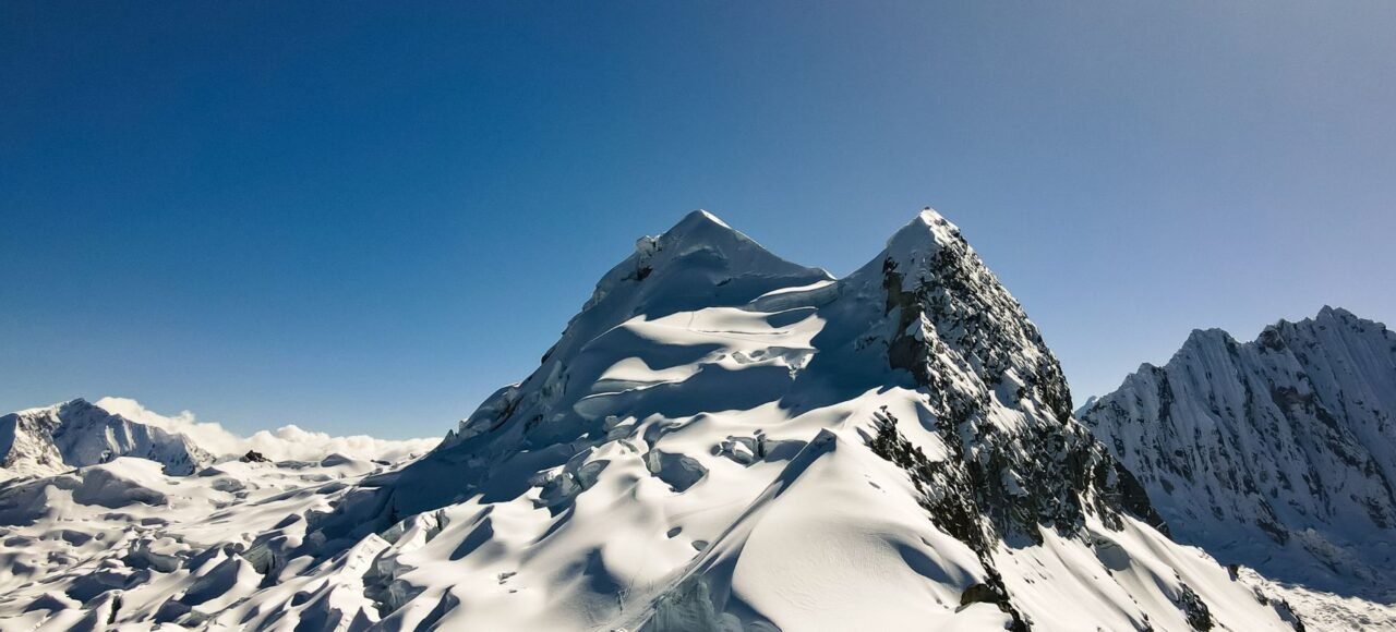 Vallunaraju Mountain