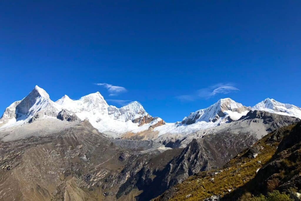 Panoramik Hike To Laguna 69