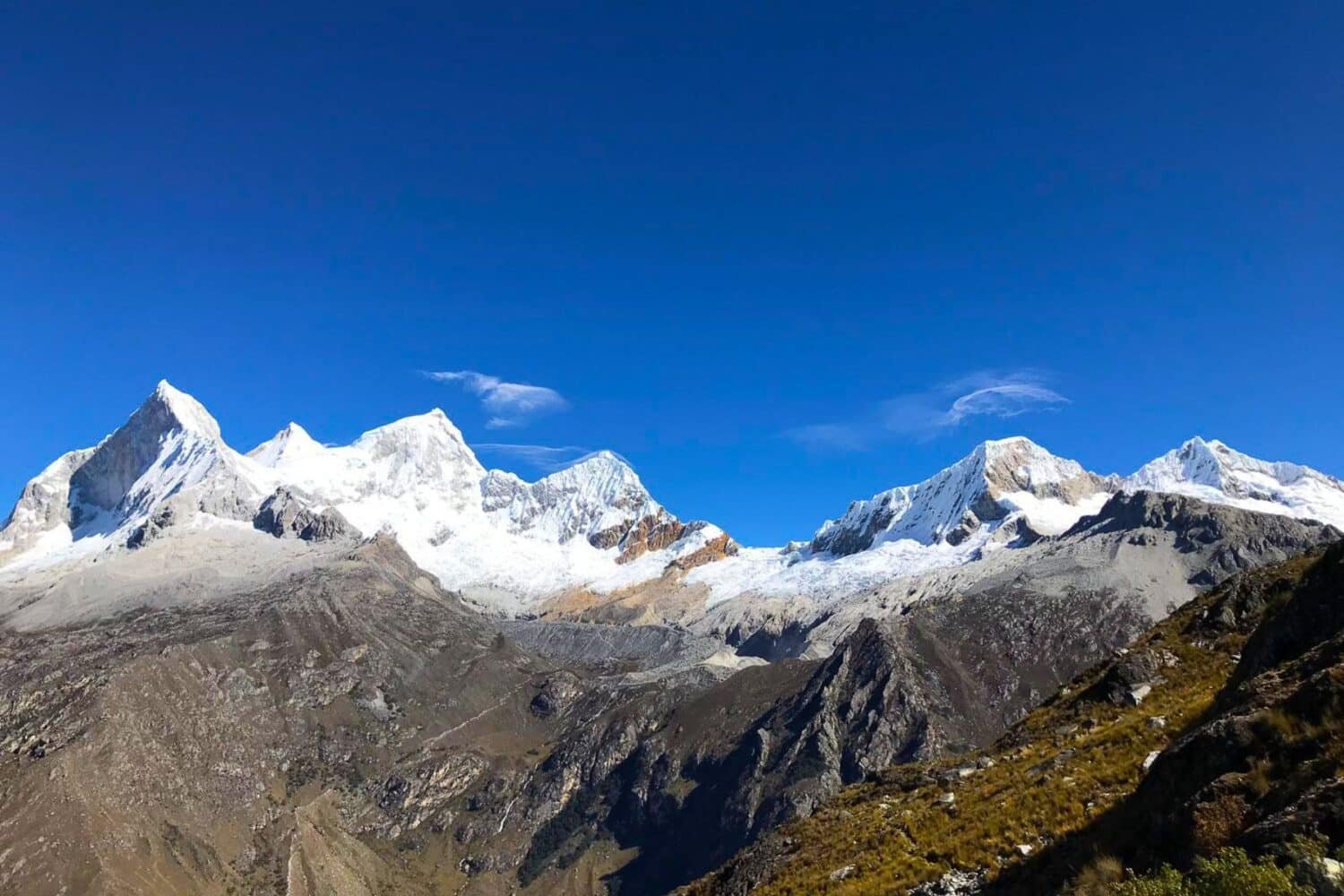 Panoramik Hike To Laguna 69