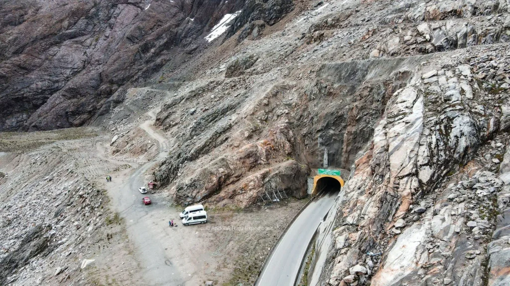 Punta Olímpica tunnel at 4,736 m, trailhead for the Nevado Mateo climb